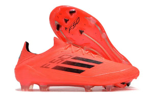 Chuteira Adidas F50 FG Laranja e Preto com design arrojado e tecnologia de ponta para desempenho em campo.