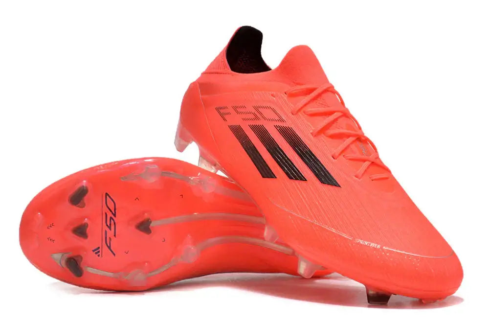 Chuteira Adidas F50 FG Laranja e Preto com design moderno e solado para campo natural