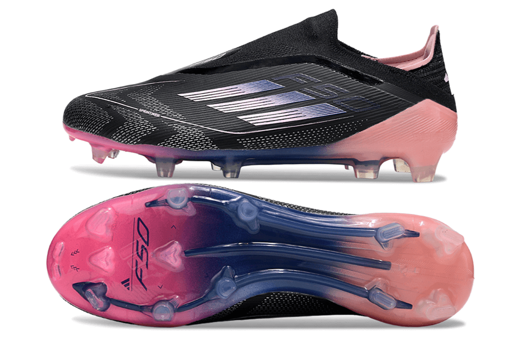 Chuteira Adidas F50 FG Preta e Azul, detalhes do design e sola, ideal para desempenho em campo.