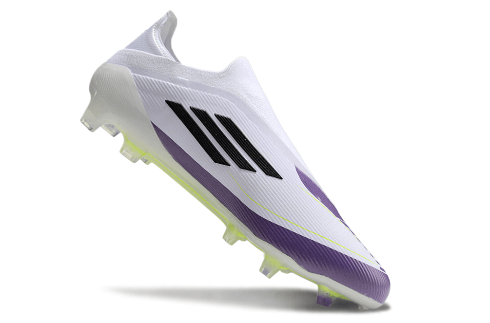 Chuteira Adidas F50 LL FG Branca, Roxa e Preto com design moderno e tecnologia FG para melhor desempenho.