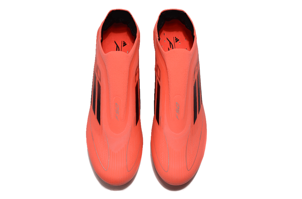 Chuteira Adidas F50 LL FG - Laranja e Preta com design moderno e ajuste preciso para jogadores.