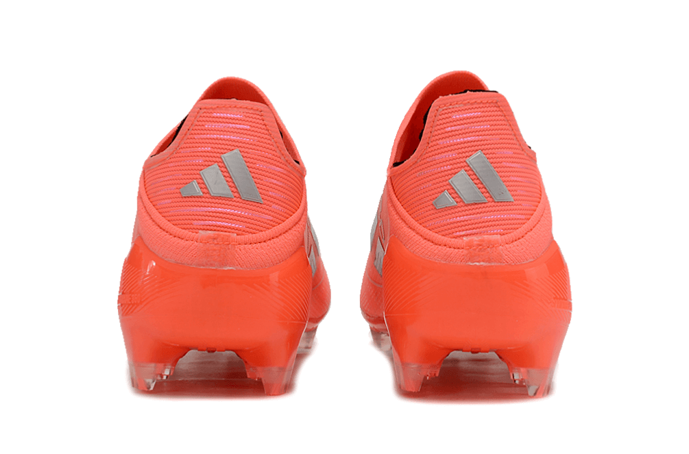 Chuteira Adidas F50 LL FG - Laranja e Preta, traseira com detalhes em prata e design aerodinâmico.
