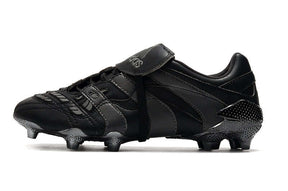 Chuteira Adidas Predator Accelerator FG - Preta vista lateral, perfeita para desempenho em campo.