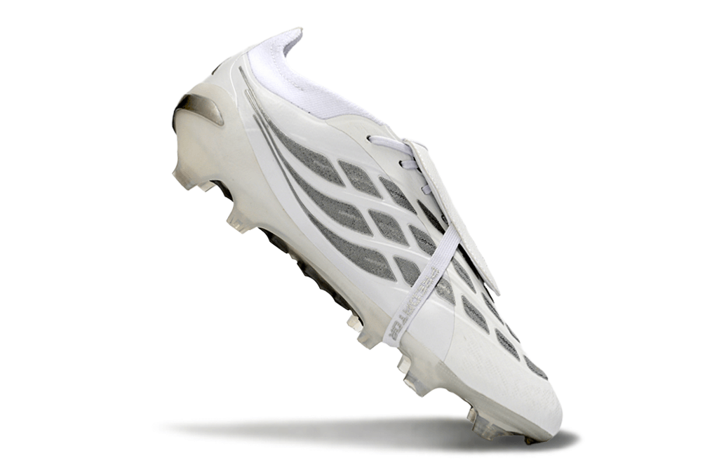 Chuteira Adidas Predator Elite FG 26 - "Finishers Steel" - Branca, modelo com design elegante e tecnologia avançada.