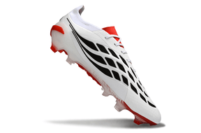 Chuteira Adidas Predator Elite FG 26 - "Finishers Steel" Branca em ângulo, destacando seu design moderno e tecnológico.