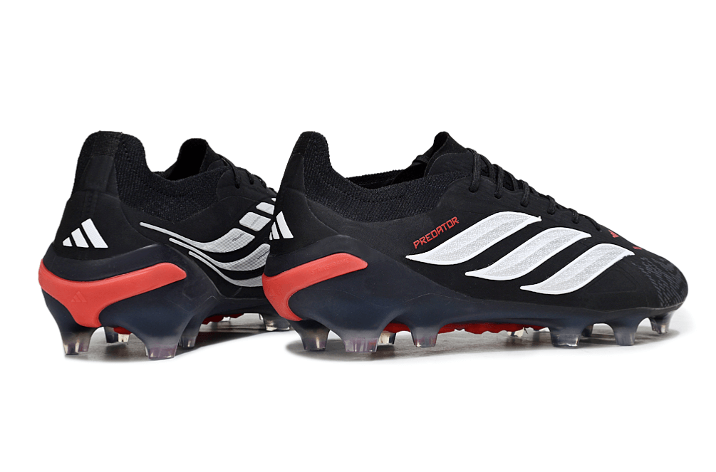 Chuteira Adidas Predator Elite FG 26 - "Finishers Steel" Preta e Branca com design aerodinâmico.