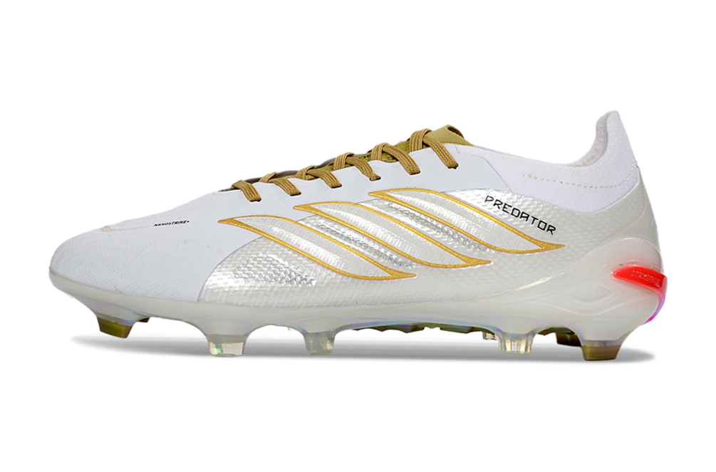 Chuteira Adidas Predator Elite FG 26 - Ed. "Zidane" em branco e dourado, com tecnologia Controlskin e sistema Boost.
