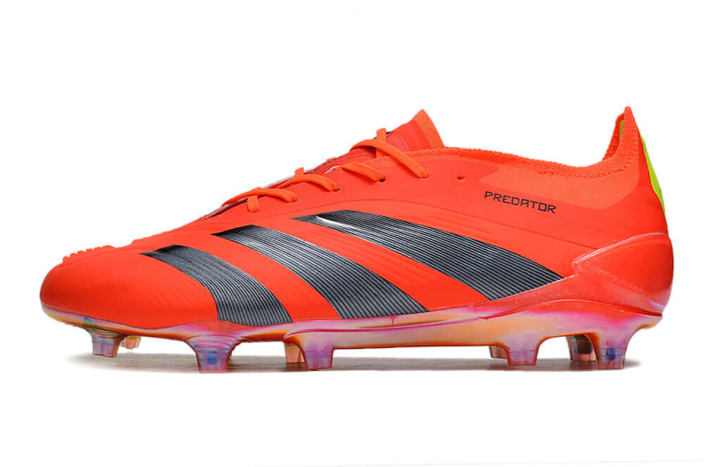 Chuteira Adidas Predator Elite FG - Laranja e Cinza de lado mostrando detalhes vibrantes e modernos para desempenho em campo.