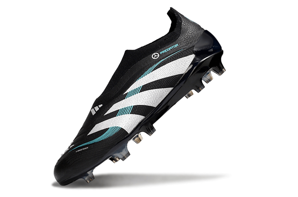 Chuteira Adidas Predator Elite FG - Preta e Branca com design elegante e tecnologia avançada.