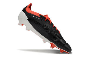 Chuteira Adidas Predator Elite FG - Preta, Branca e Laranja em posição de destaque com design inovador.