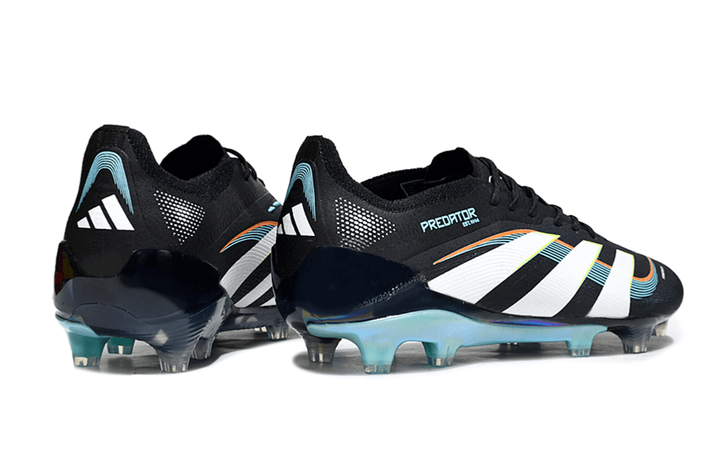 Chuteira Adidas Predator Elite FG - Preta e Azul com design moderno e tecnologia avançada.