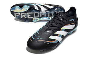 Chuteira Adidas Predator Elite FG - Preta e Azul em destaque, mostrando design e tecnologia avançada para controle no campo.