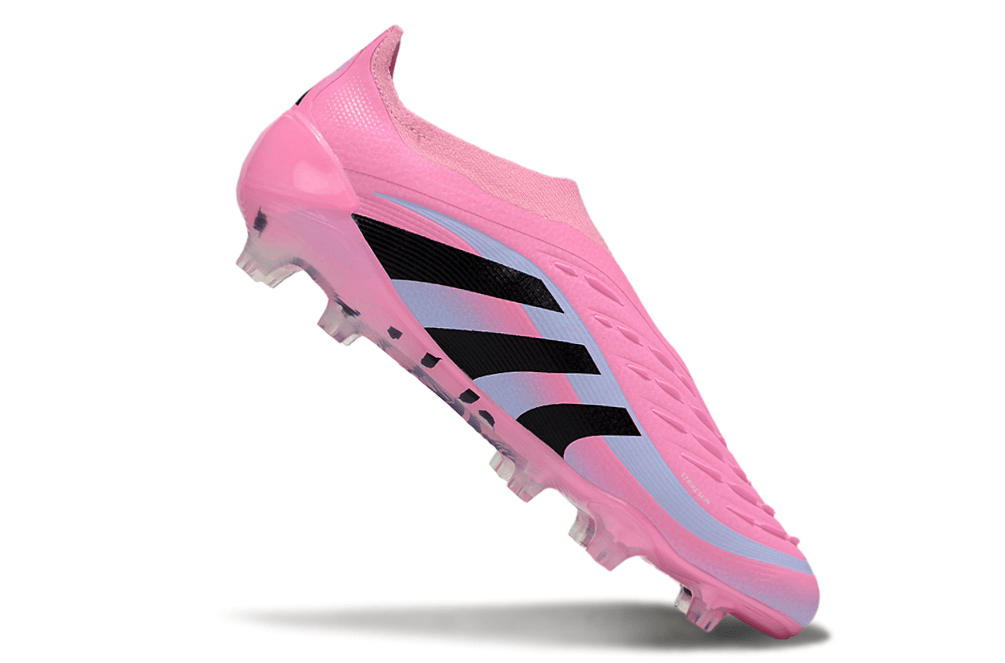 Chuteira Adidas Predator Elite FG - Rosa em destaque lateral, com design vibrante e moderno para desempenho em campo.