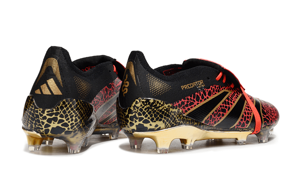 Chuteira Adidas Predator Elite FG Tongue "Year of the Snake" com design exclusivo e sofisticado.