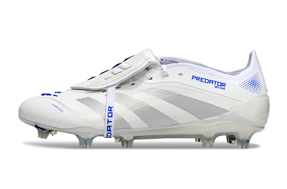 Chuteira Adidas Predator Elite FG Tongue Branca e Azul com design moderno e sofisticado para desempenho em campo.