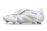 Chuteira Adidas Predator Elite FG Tongue Branca e Azul com design moderno e sofisticado para desempenho em campo.