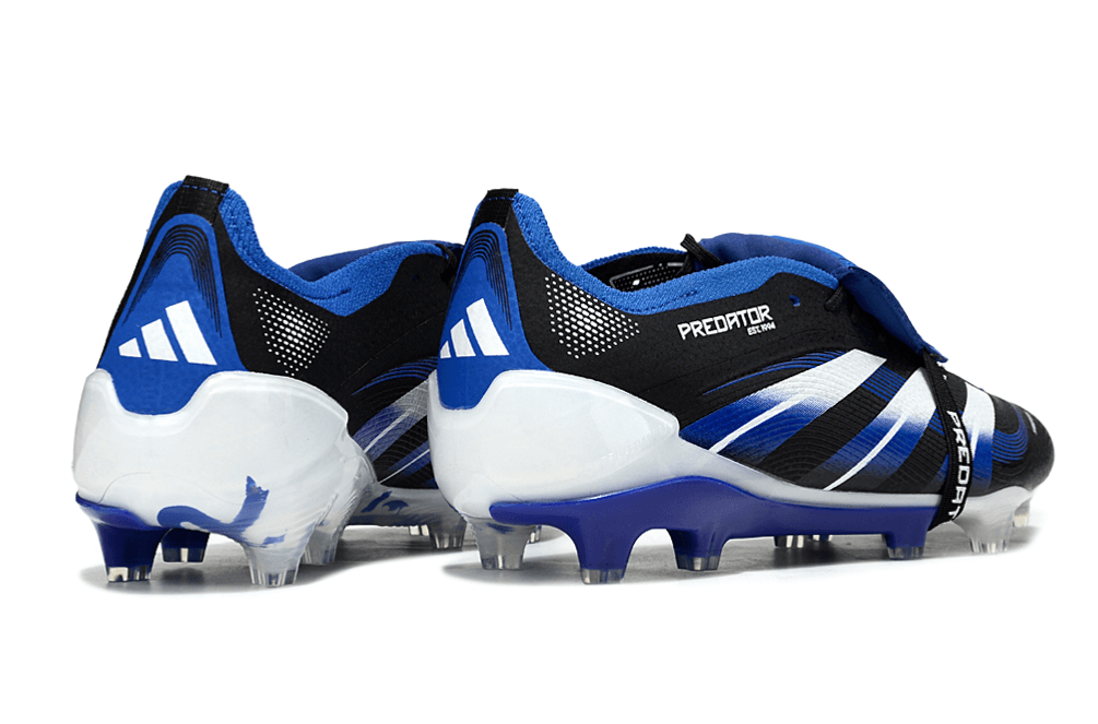 Chuteira Adidas Predator Elite FG Tongue Preta e Azul com design arrojado e língua tradicional.