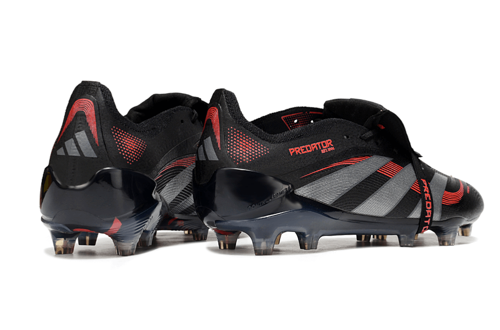 Chuteira Adidas Predator Elite FG Tongue Preta e Vermelha, vista traseira, design arrojado e língua tradicional.