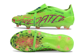 Chuteira Adidas Predator Elite FG Tongue Verde com design moderno e vibrante para desempenho em campo.