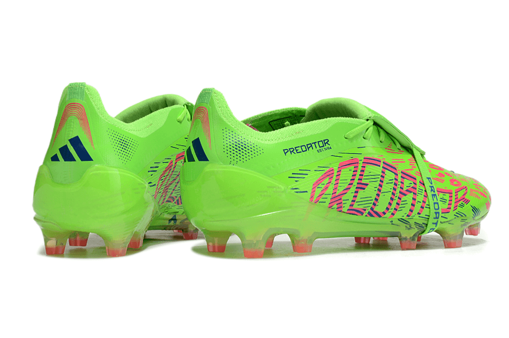 Chuteira Adidas Predator Elite FG Tongue Verde com design vibrante e língua tradicional.