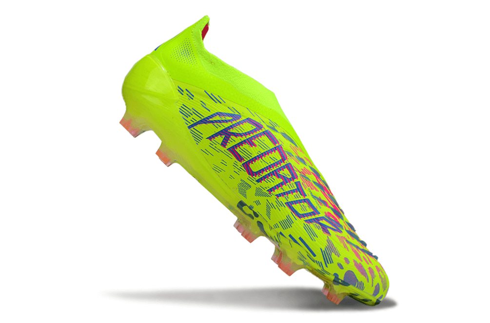 Chuteira Adidas Predator Elite FG - Verde com design vibrante e tecnologia de ponta para desempenho em campo.