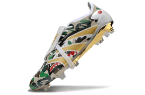 Chuteira Adidas Predator Elite Fold-Over Tongue FG - Branca, Dourada e Verde com design estilizado e detalhes em ouro.