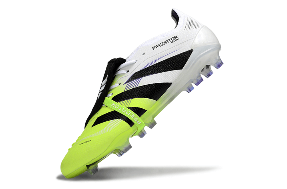 Chuteira Adidas Predator Elite Fold-Over Tongue FG - Branca, Preta e Verde em um fundo branco.