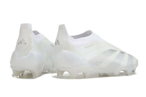 Chuteira Adidas Predator Elite Laceless FG - Branca mostrando design laceless e tecnologia avançada.