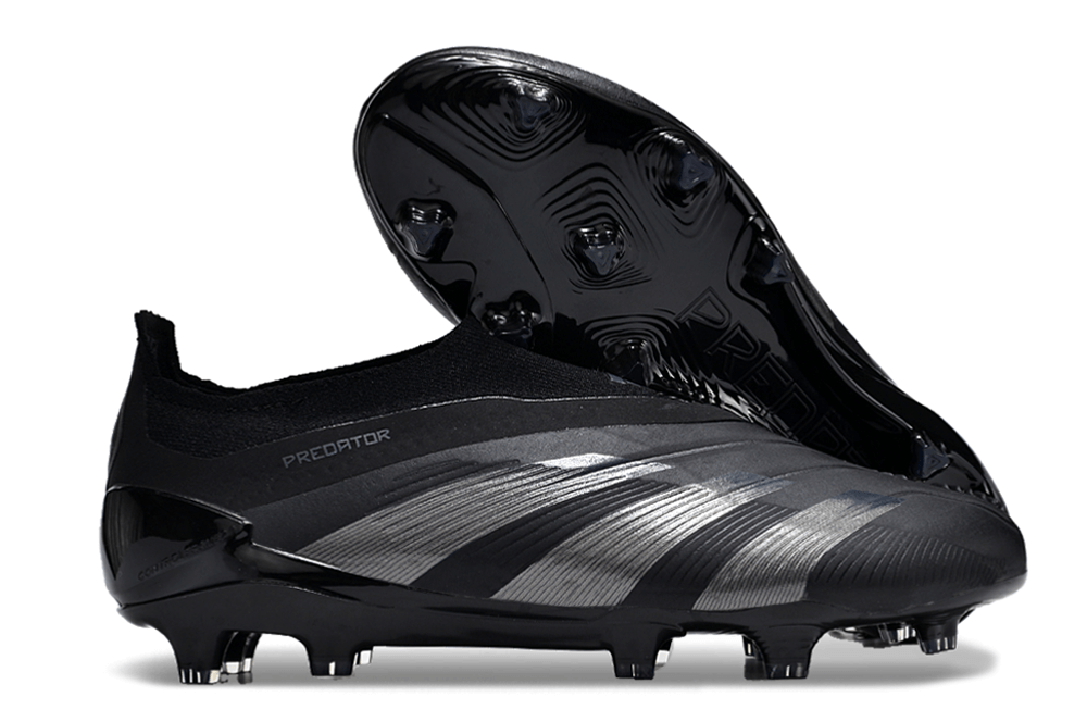 Chuteira Adidas Predator Elite Laceless FG - Preta exibindo design moderno em preto