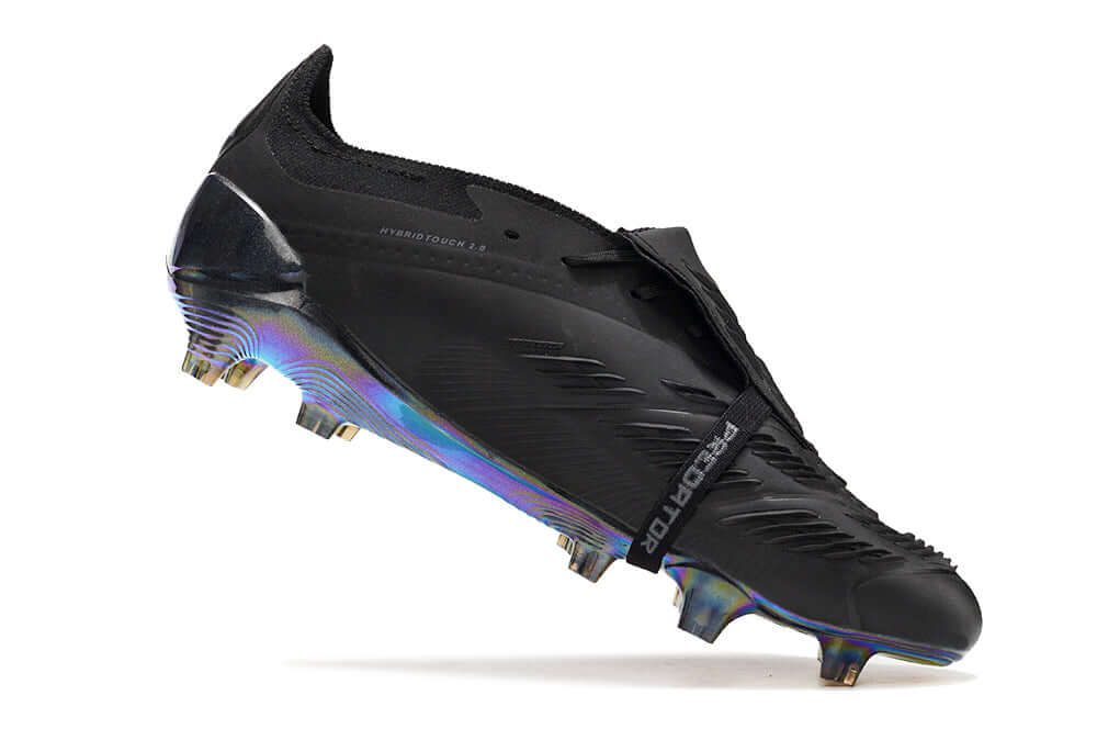 Chuteira Adidas Predator Elite Tongue FG - Preta em lateral, destacando seu design sofisticado e tecnologia avançada.