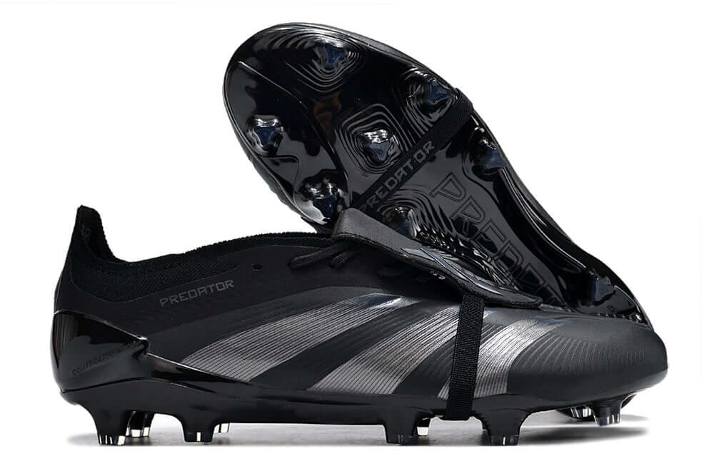 Chuteira Adidas Predator Elite Tongue FG - Preta em preto com detalhes em cinza e sola FG para campos naturais.