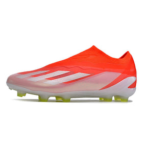 Chuteira Adidas X Crazyfast FG Elite .1 Vermelha em ângulo lateral mostrando design aerodinâmico.