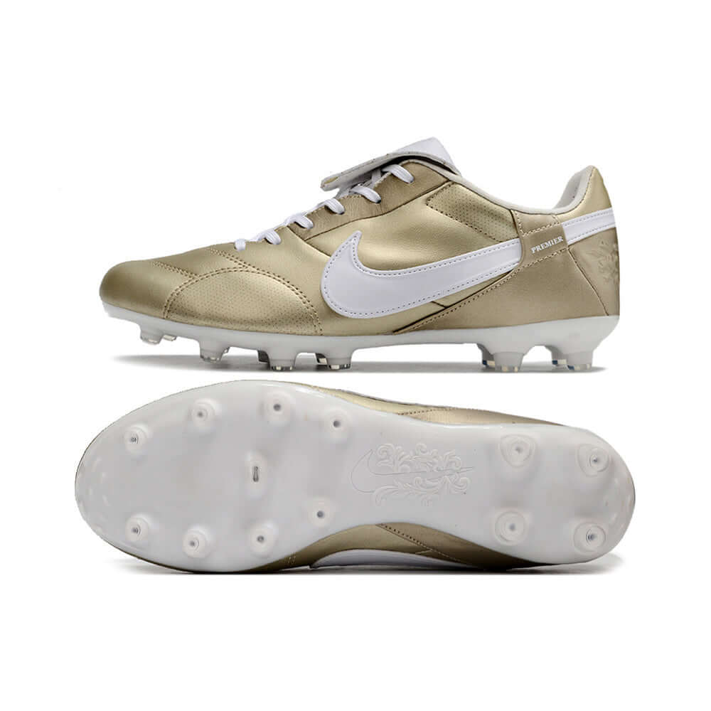 Chuteira Campo Nike Premier 3 FG Dourada vista lateral e inferior com design elegante e tecnologia de desempenho.