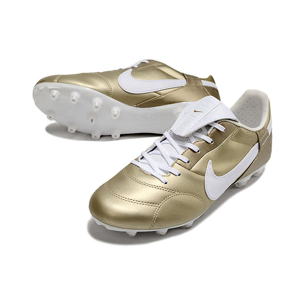 Chuteira Campo Nike Premier 3 FG Dourada, modelo premium para excelente desempenho e controle em campo.