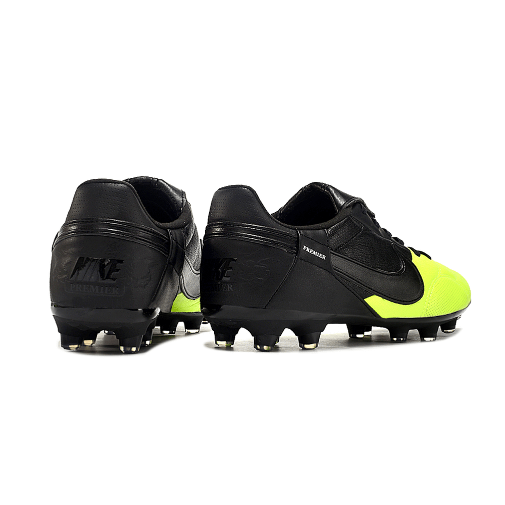 Chuteira Campo Nike Premier 3 FG Preto e Verde, design em preto e verde, ideal para controle e conforto no campo.
