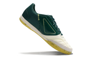 Chuteira Futsal Adidas Competition Top IC Branca e Verde em destaque com design elegante e confortável.