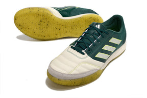 Chuteira Futsal Adidas Competition Top IC Branca e Verde com design moderno e sola adequada para superfícies internas.