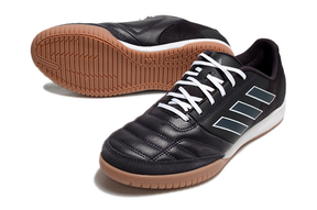 Chuteira Futsal Adidas Competition Top IC Preta e Branca com sola emborrachada e design elegante.