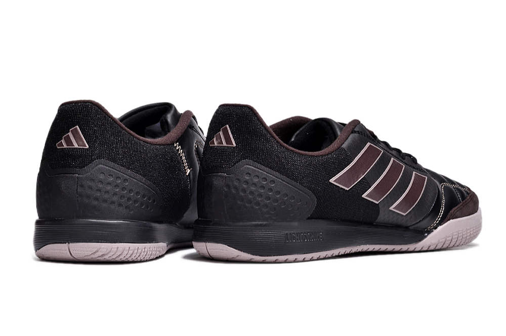 Chuteira Futsal Adidas Competition Top IC Preta vista traseira em ângulo, destacando design elegante e desempenho.