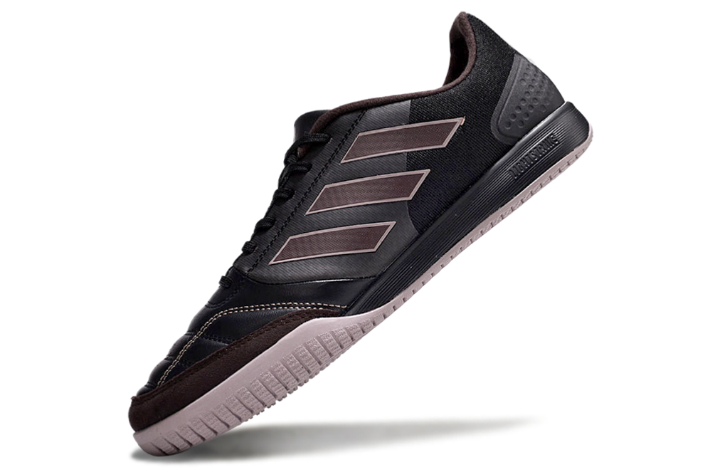 Chuteira Futsal Adidas Competition Top IC Preta em destaque, com design elegante e performance otimizada para futsal.