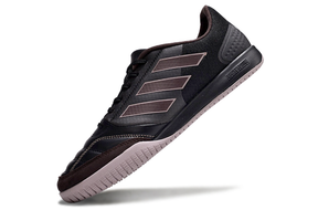 Chuteira Futsal Adidas Competition Top IC Preta em destaque, com design elegante e performance otimizada para futsal.