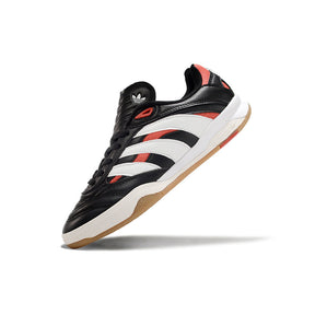 Chuteira Futsal Adidas Copa Mundial IC Preta e Branca, estilo clássico com sola indoor para desempenho em quadra.