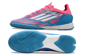 Chuteira Futsal Adidas F50 IC Azul e Rosa, modelo moderno e arrojado, ideal para futsal em interiores.
