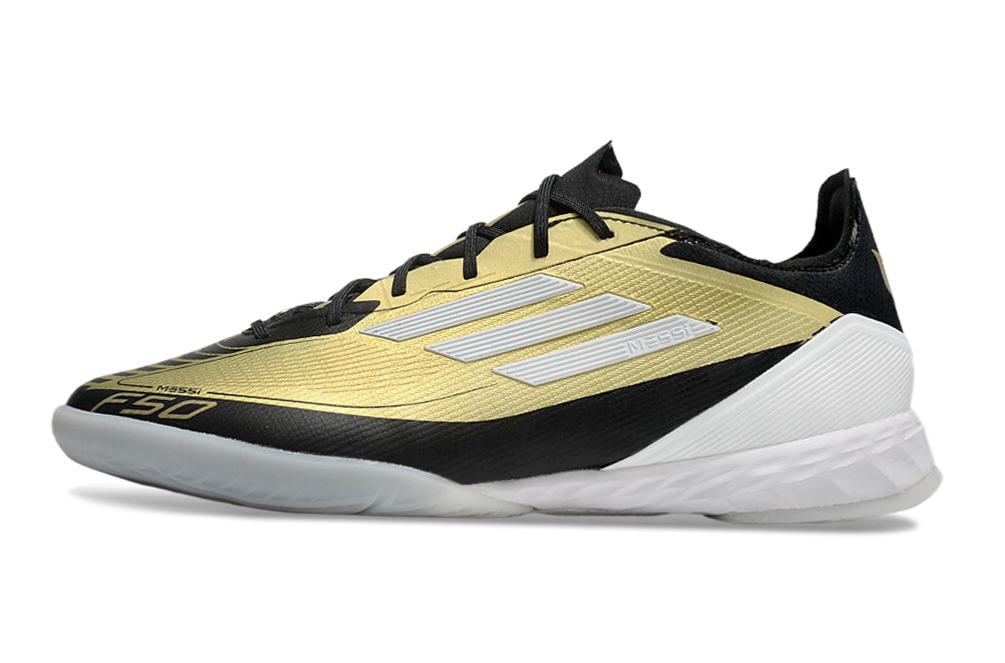 Chuteira Futsal Adidas F50 IC Dourada "Messi" em design elegante com tecnologia avançada para futsal.