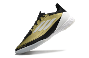 Chuteira Futsal Adidas F50 IC Dourada "Messi" com tecnologia avançada para futsal em ambientes interiores.