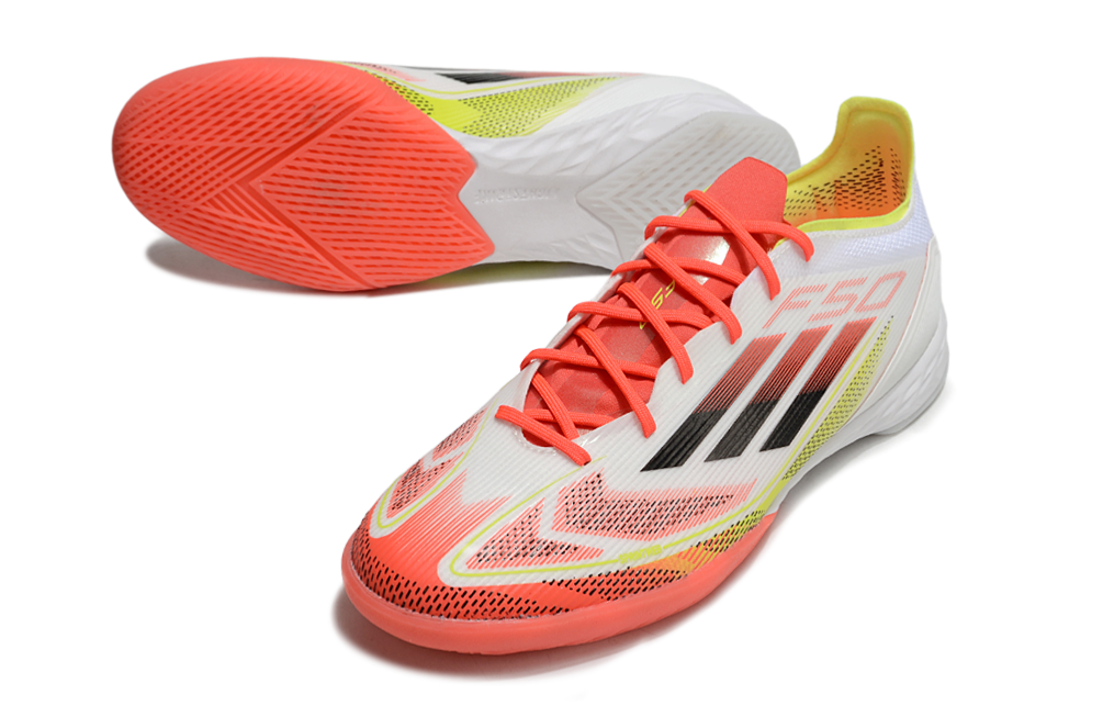 Chuteira Futsal Adidas F50 IC Pure Victory Pack, design leve e tecnologia avançada para desempenho em futsal.