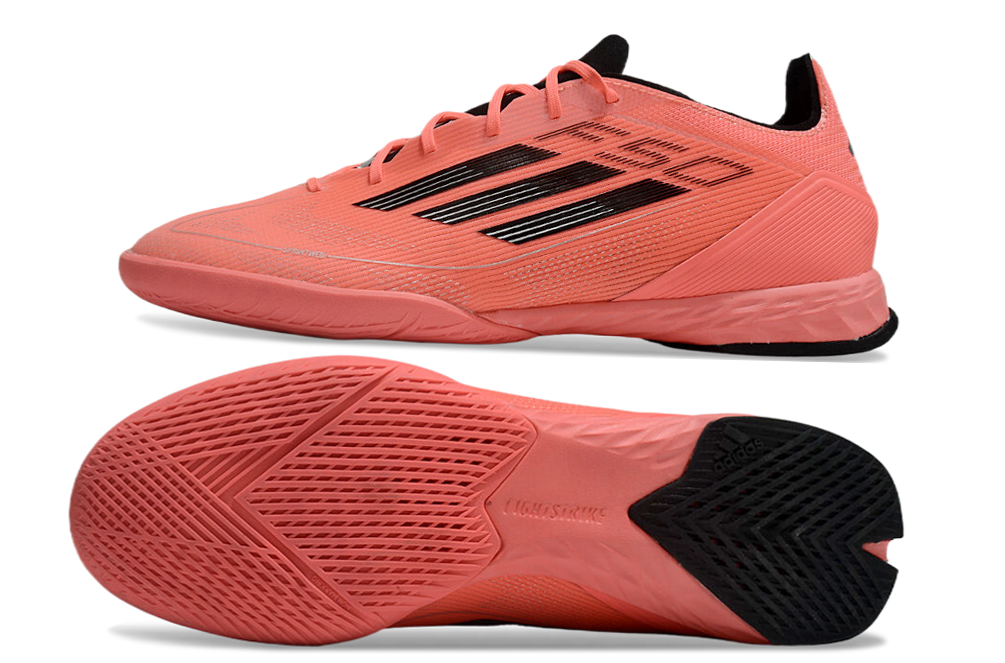 Chuteira Futsal Adidas F50 IC Vermelha é ideal para futsal em ambientes interiores, combinando estilo e performance.