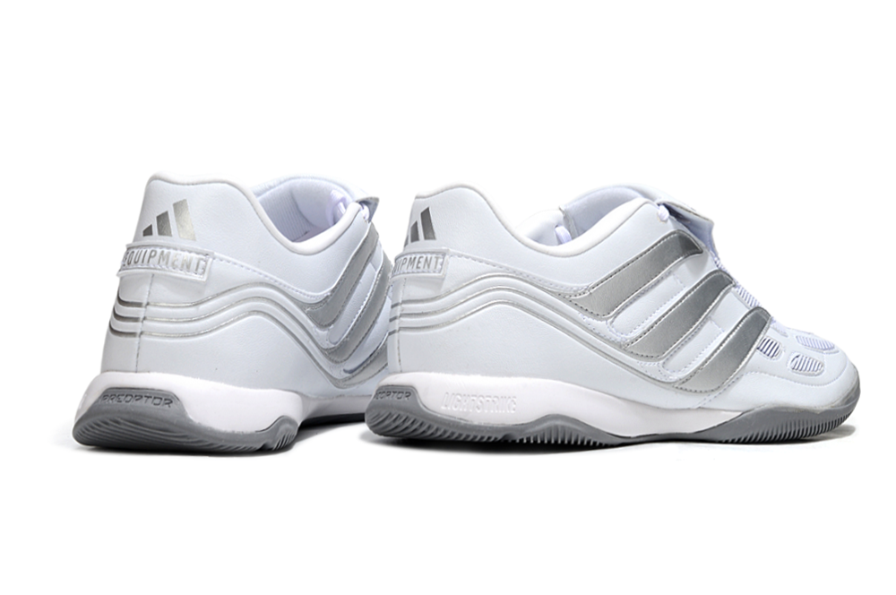 Chuteira Futsal Adidas Predator Precision IC Branco e Prata com design clássico e detalhe em couro sintético.