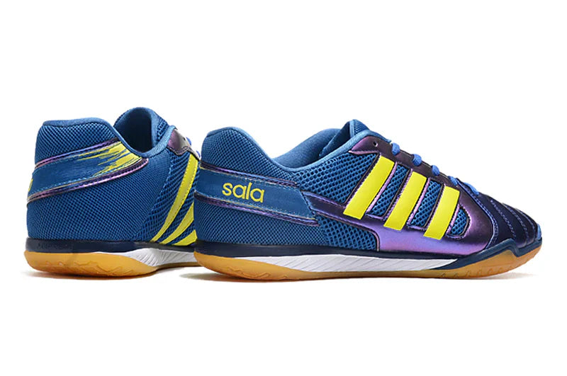 Chuteira Futsal Adidas Top Sala IC Azul Escuro com detalhes em amarelo e sola para quadras internas