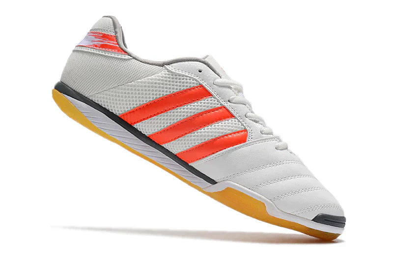Chuteira Futsal Adidas Top Sala IC Branca e Laranja com design moderno e solado específico para quadra